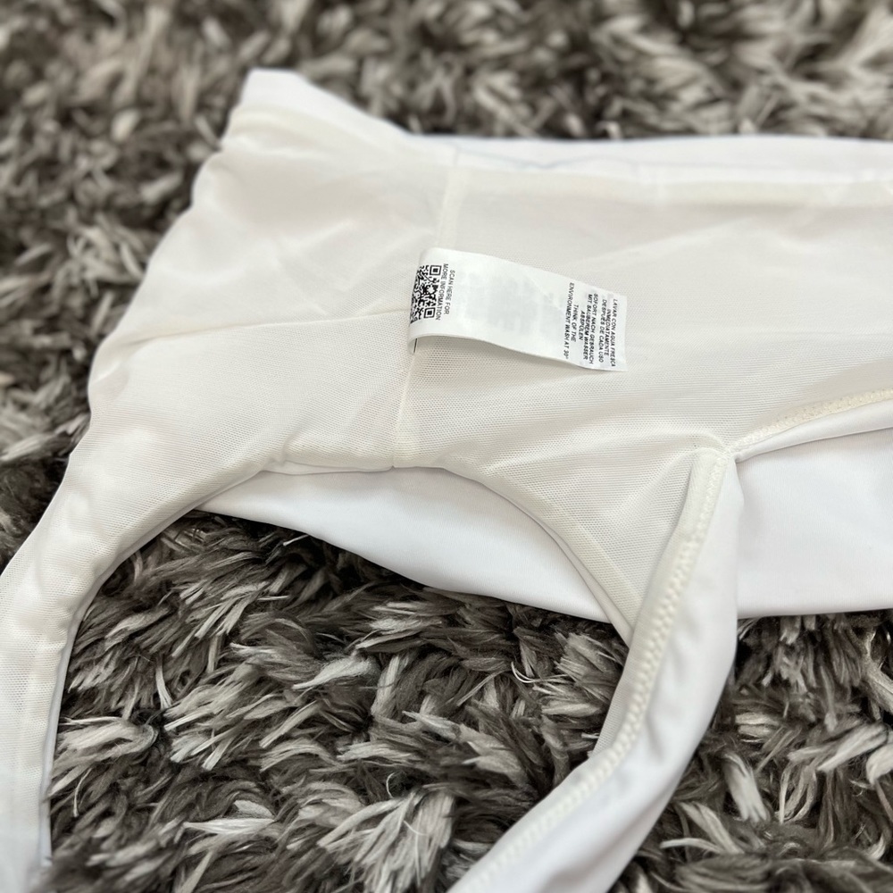ASOS bathing suit - Picture 6 of 6